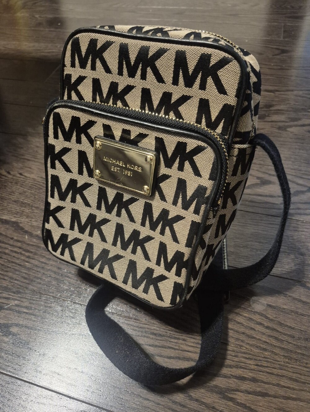 Michael Kors MK Logo - Michael Kors Jet Set Travel Medium Crossbody Bag